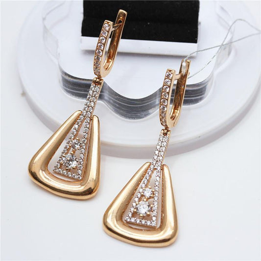 Zircon Earrings Rose Gold Plated All-match Simple $19.50 Dana Fashion Color: Rose Gold Women's Accessories Product information: Color: zircon earrings (rose gold pair) Applicable population: Female Material: Copper Popular elements: round and oval Packing