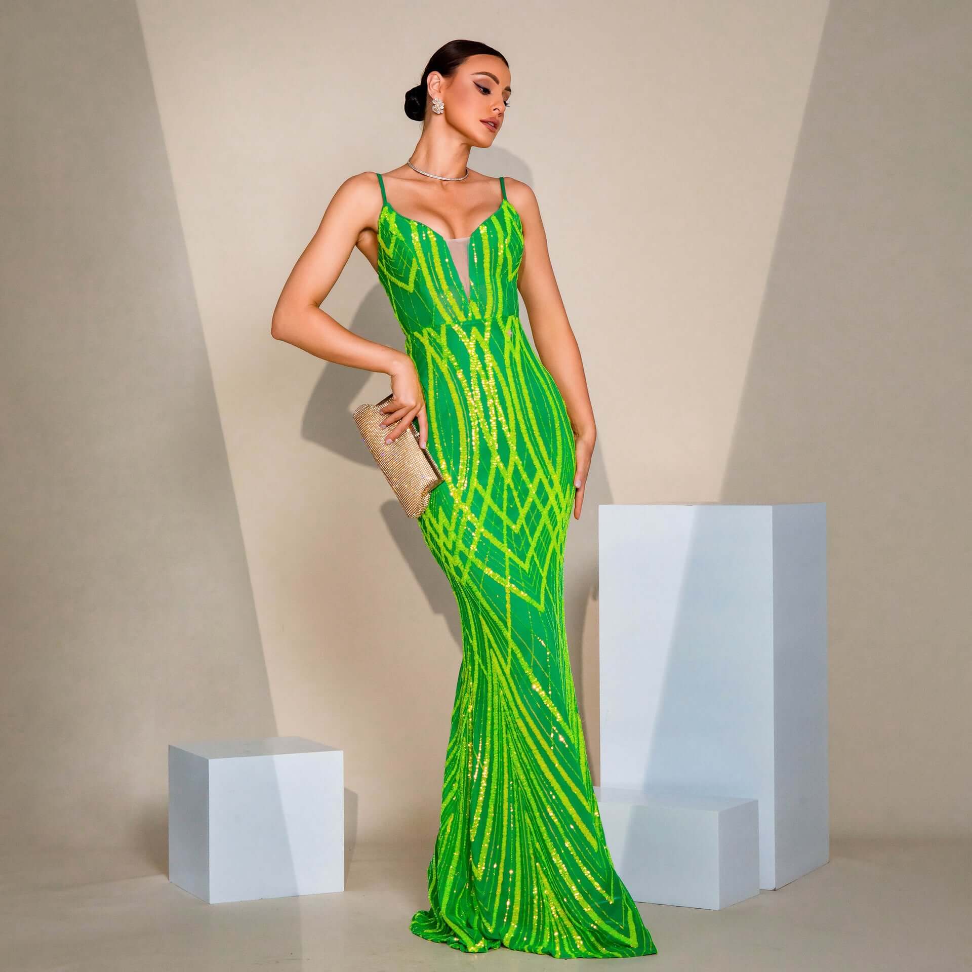 V-neck Strap Sequined Fishtail Evening Dress $120.32 Dana Fashion Color: Green Size: L Women's clothing Product information: Pattern: solid color Skirt type: hip skirt Color: green Waist type: high waist Size: S,M,L,XL Style type: Elegant Combination form