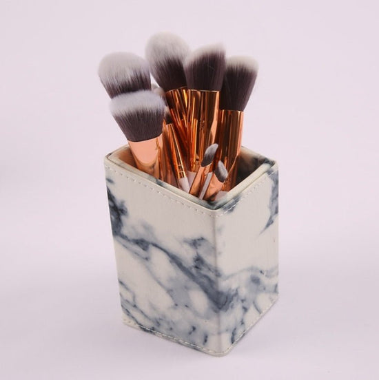 10 marble makeup brush sets, beauty tools, blush, eye shadow, face modification, 5 big 5 small explosions. $17.00 Dana Fashion Color: White style: Square tube makeup Set of brush count: 10 Brush material: rayon Brush type: PU Handle material: plastic Hand