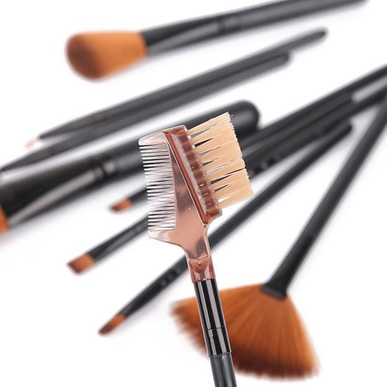 12pcs Makeup Brush Set Blush Eyeshadow Eyelash Highlighter Makeup Brush $12.74 Dana Fashion Appearance color: Beige quantity: Q12pc Women's Bags Overview: Unique design, stylish and beautiful. Good material, comfortable wear. A variety of colors, any choi