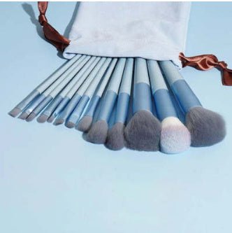 13Pcs Makeup Brush Set Make Up Concealer Brush Blush Powder Brush Eye Shadow Highlighter Foundation Brush Cosmetic Beauty Tools $10.85 Dana Fashion Appearance Color: 13 royal blue flannel bags makeup ملخص: -- مجموعة من 13 قطعة من فرش المكياج، بما في ذلك ف