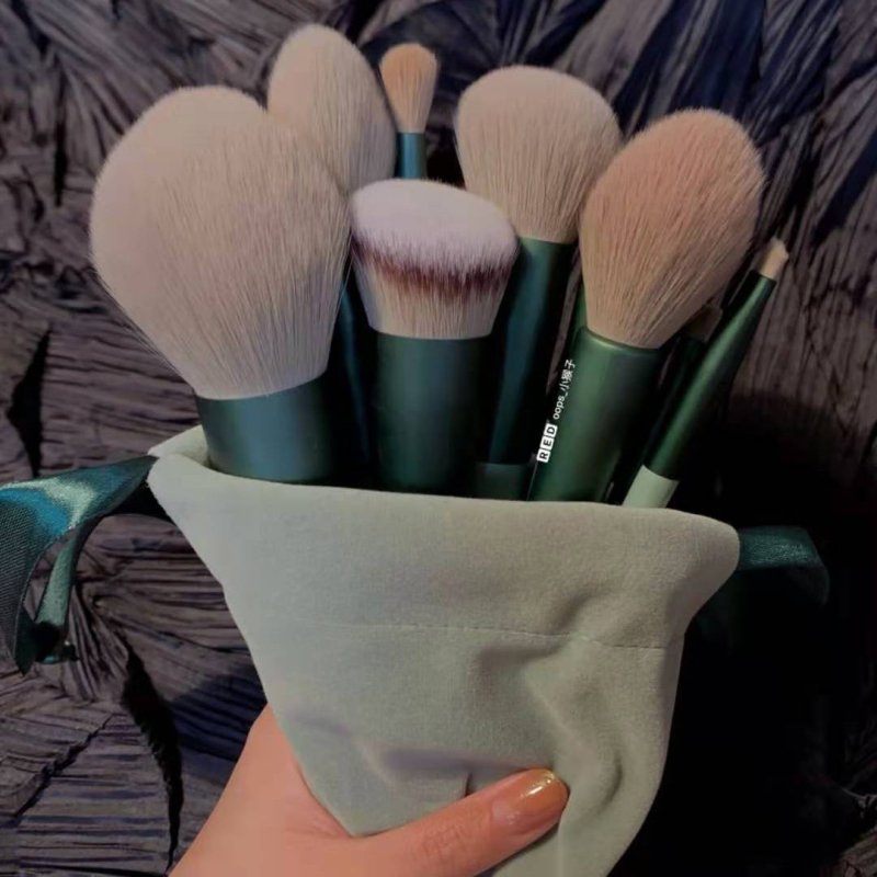 13Pcs Makeup Brush Set Make Up Concealer Brush Blush Powder Brush Eye Shadow Highlighter Foundation Brush Cosmetic Beauty Tools $26.81 Dana Fashion Appearance Color: 13 Green Boxed makeup ملخص: -- مجموعة من 13 قطعة من فرش المكياج، بما في ذلك فرشاة الأساس،