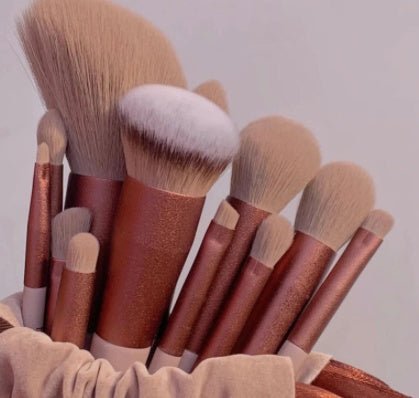 13Pcs Makeup Brush Set Make Up Concealer Brush Blush Powder Brush Eye Shadow Highlighter Foundation Brush Cosmetic Beauty Tools $26.81 Dana Fashion Appearance Color: 13 Green Boxed makeup ملخص: -- مجموعة من 13 قطعة من فرش المكياج، بما في ذلك فرشاة الأساس،