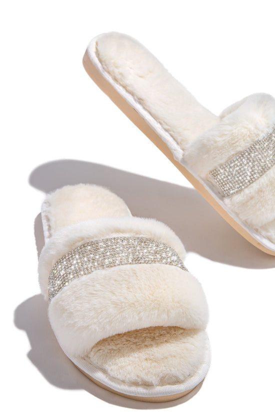 Flat-Heel Flat  Round-Toe Slippers