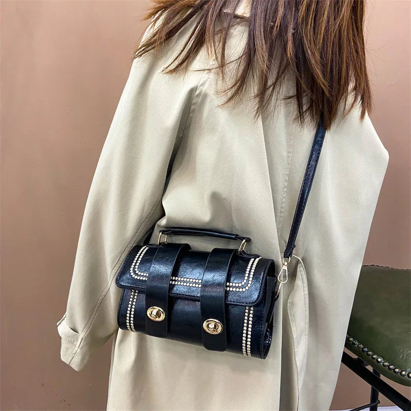 Versatile Fashion Portable Messenger Bag - DanaFashionstore