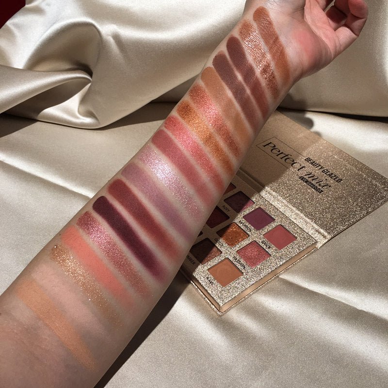 18 color eyeshadow multicolor desert rose eyeshadow tray $57.19 Dana Fashion Color: Color makeup Skin Type: General Efficacy: modification