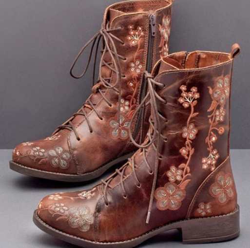 Flat heel lace up boots for autumn and winter