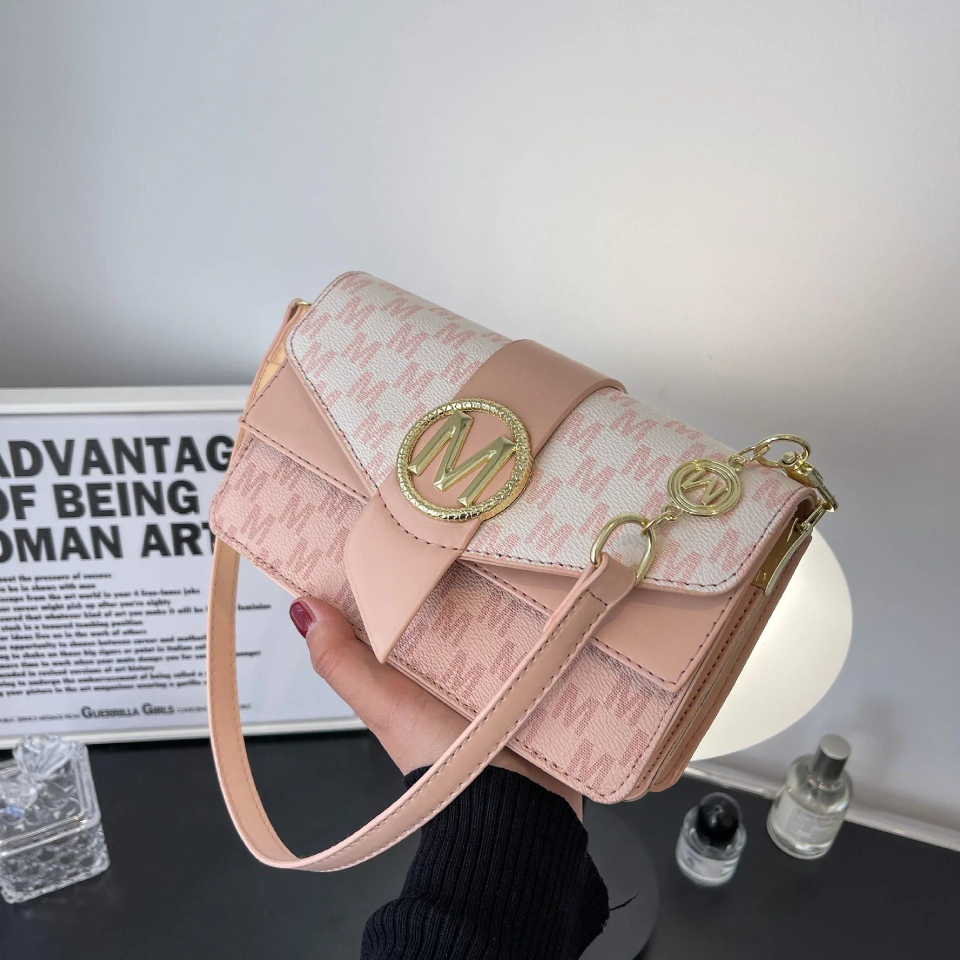 Niche Personality Printed Letter Shoulder Messenger Bag - DanaFashionstore