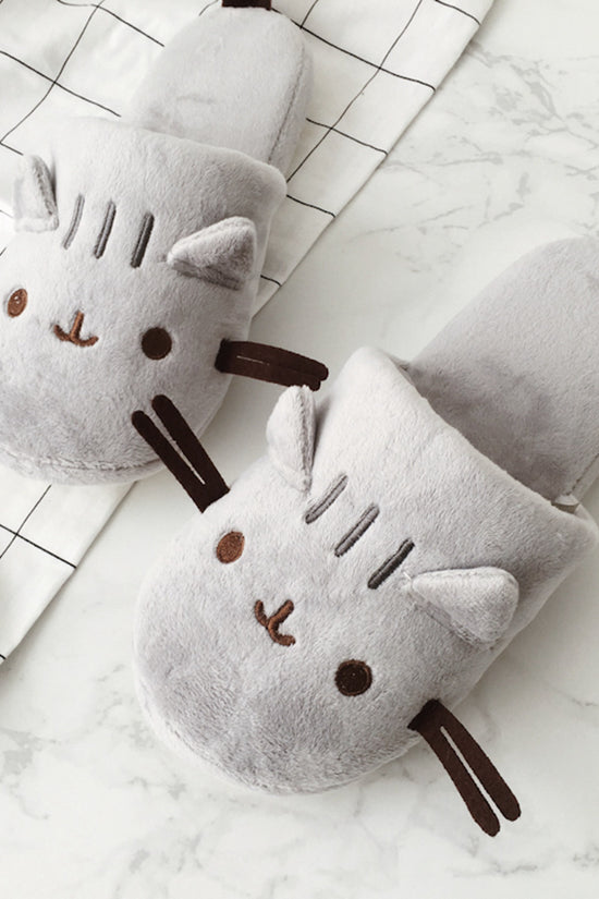 Cat plush slippers