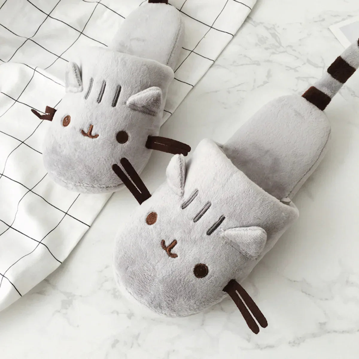Cat plush slippers - DanaFashionstore