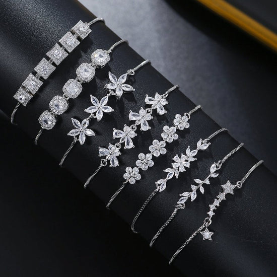 1pcs Fashionable Zircon Bracelet Silver Flower Leaf Drawstring Design Chain Inlaid Gold-plated Bracelet Suitable For Women's Daily Holiday Wear $23.21 Dana Fashion Color: Gold Women's Accessories Overview: Simple and fashionable silver and gold chains lig
