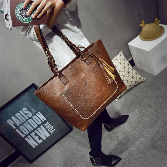 Letter hand bag - DanaFashionstore