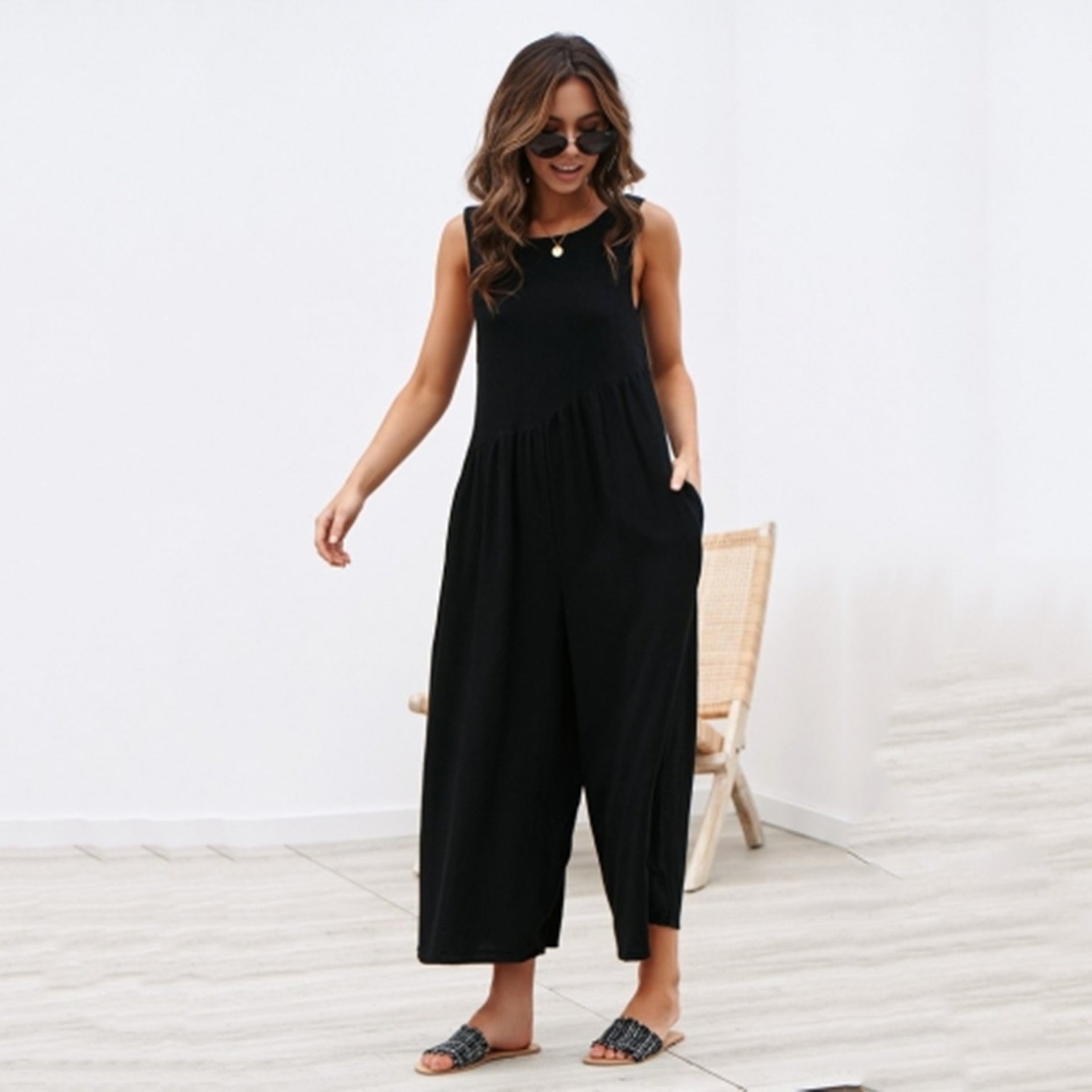 Explosion solid color vest jumpsuit
