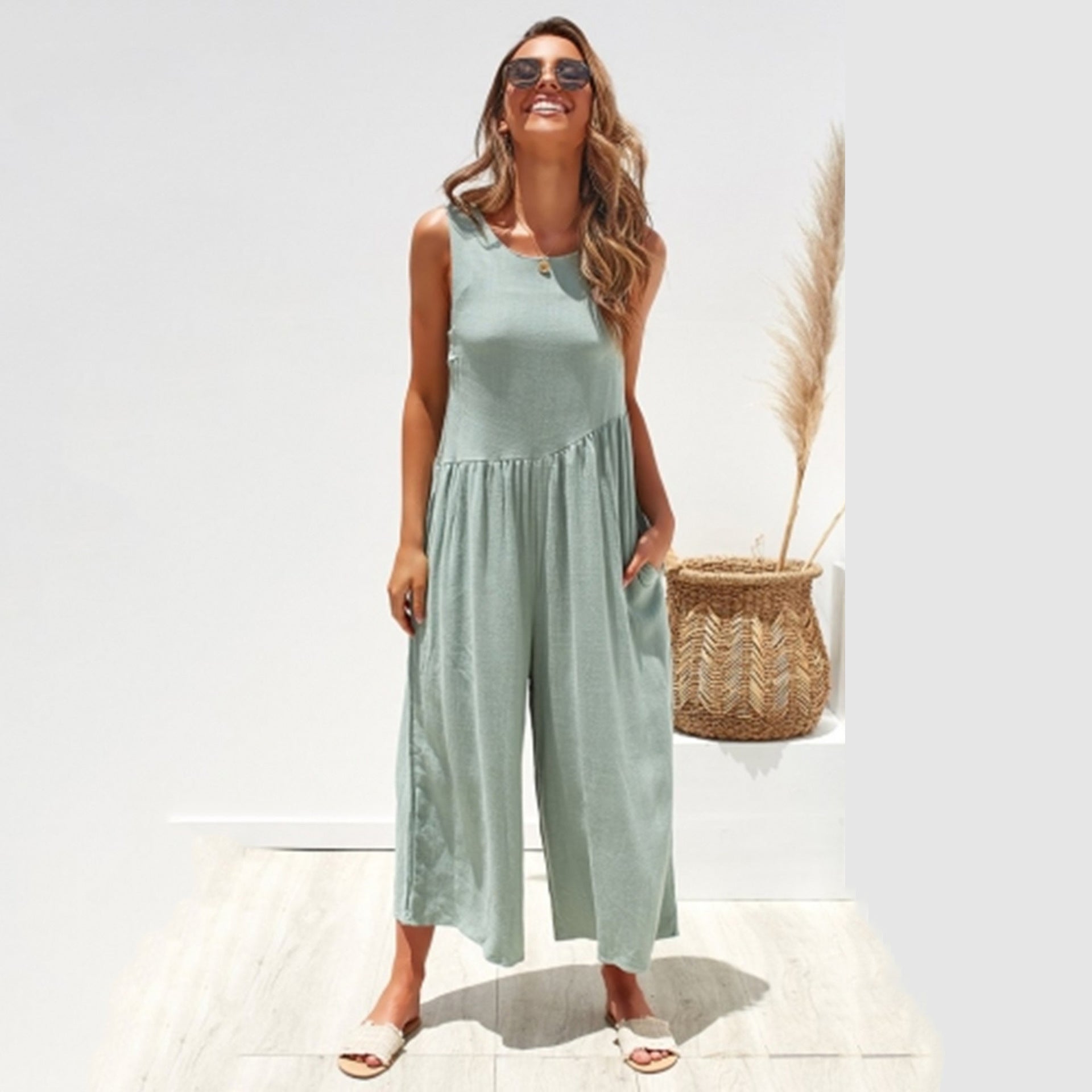 Explosion solid color vest jumpsuit