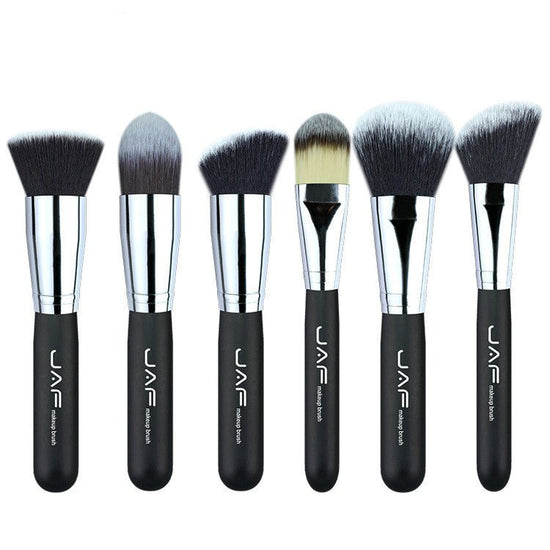 24 makeup brushes $39.00 Dana Fashion Appearance Color: J2425YC makeup Makeup brush is in when choosing, should be put on the face or on the back of the hand try out, the makeup that does not have exciting feeling brushes quality to be able to be compared