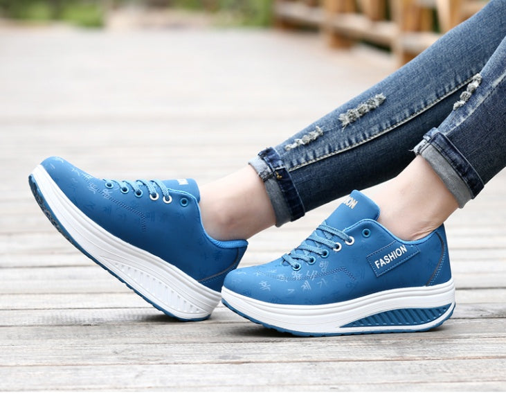 Thick bottom shake shoes women's leather casual shoes non-slip walking shoes travel shoes Korean version of the increase single shoes large size