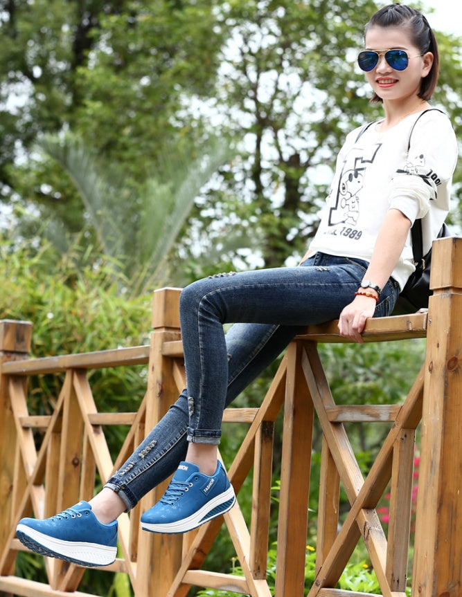 Thick bottom shake shoes women's leather casual shoes non-slip walking shoes travel shoes Korean version of the increase single shoes large size