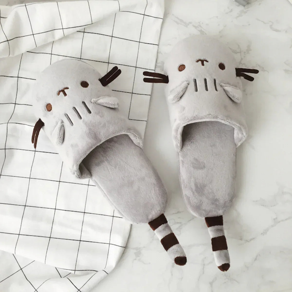 Cat plush slippers - DanaFashionstore