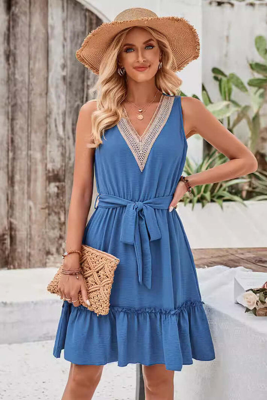V-neck Sleeveless Lace Waist Dress $39.50 Dana Fashion Color: Black Size: L Women's clothing Product information: Color: black, blue, green Waist Type: Mid waist Size: S,M,L,XL Popular elements: lace Main fabric composition: Polyester Sleeve length: sleev