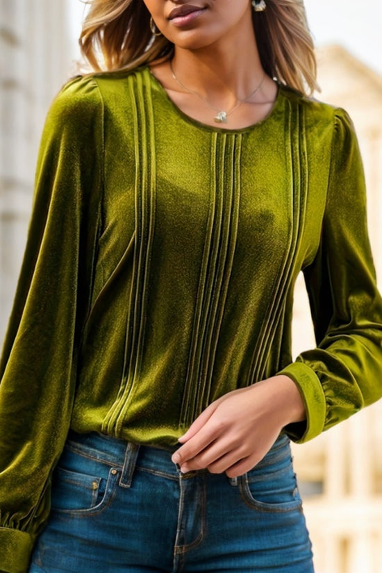 A Solid-colored Long-sleeved Top For Ladies