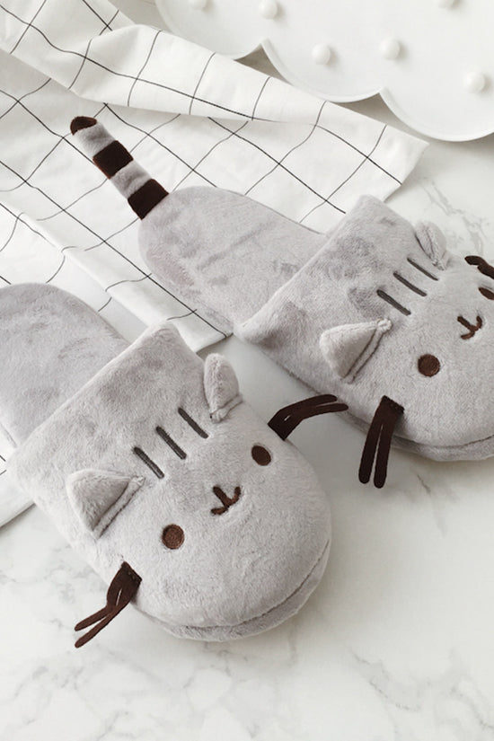 Cat plush slippers