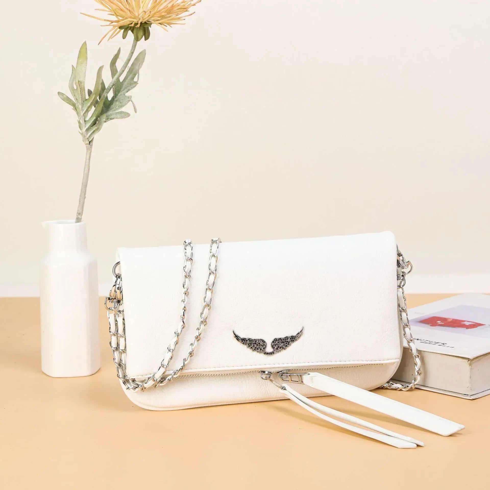 Dustproof Bag Large Capacity Fashion Chain Portable Shoulder Bag - DanaFashionstore