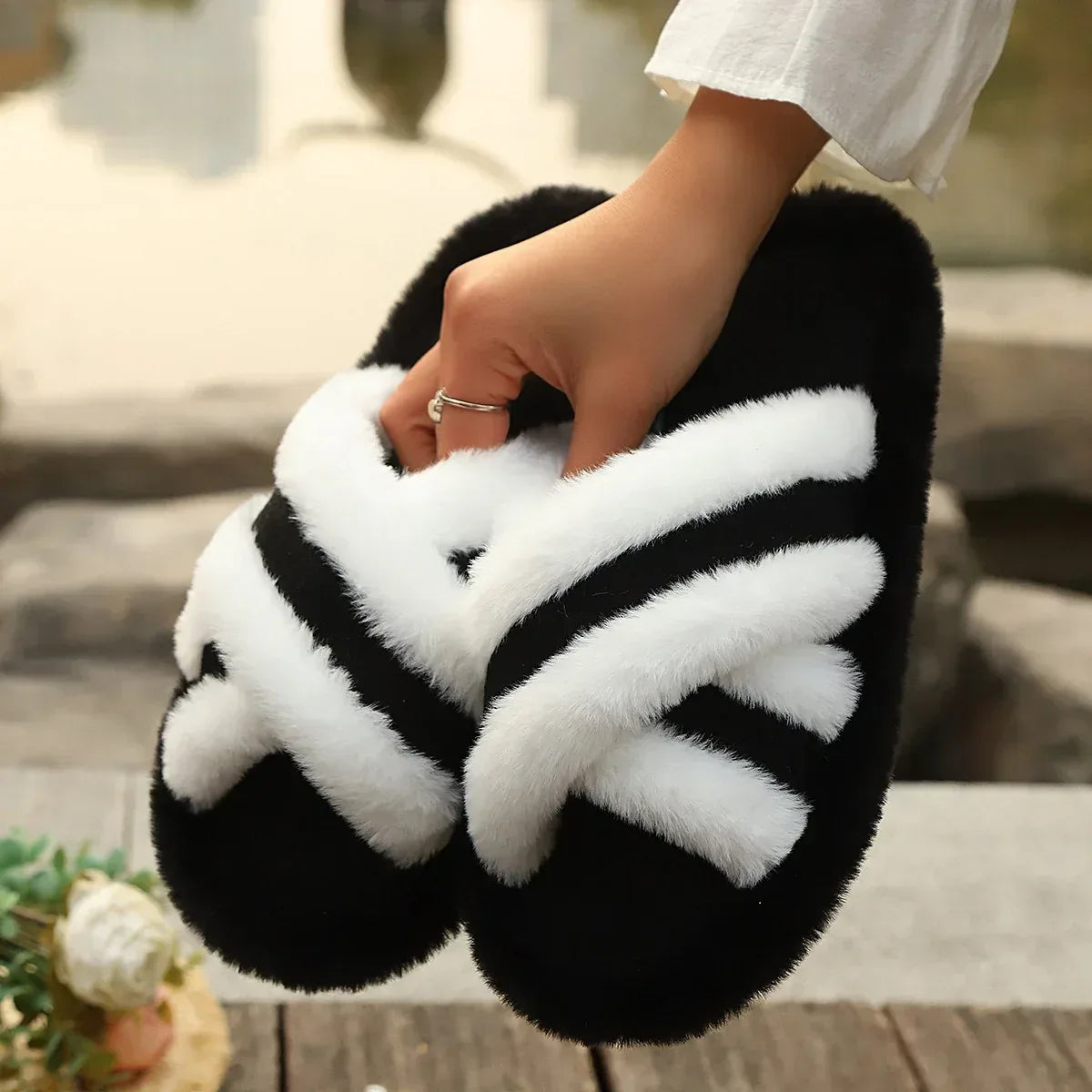 Fluffy Slippers Cross Strap Stitching Warm Casual Platform Slippers - DanaFashionstore