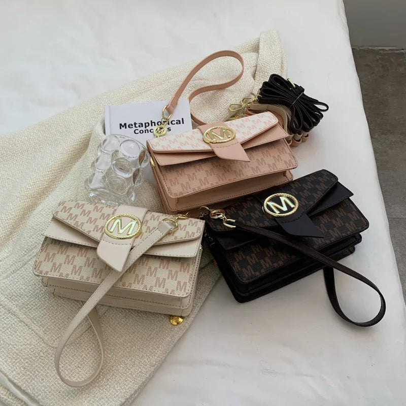 Niche Personality Printed Letter Shoulder Messenger Bag - DanaFashionstore