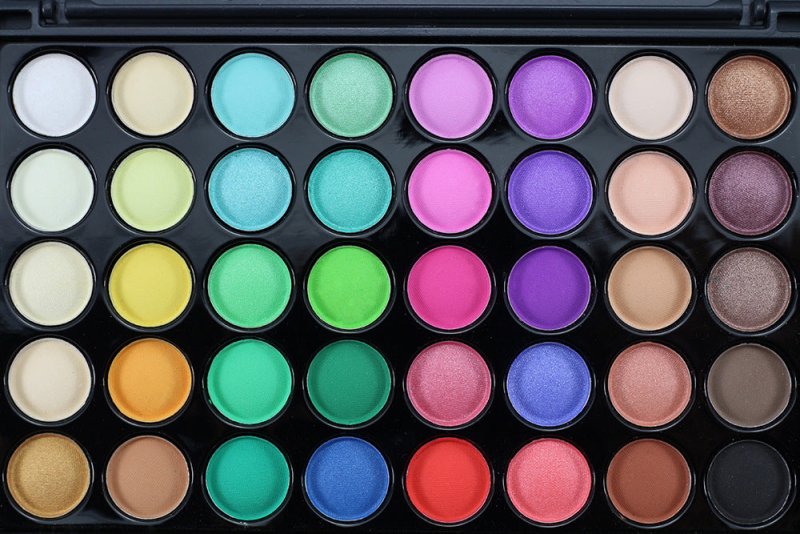 40 Colors Makeup Glitter Palette Waterproof $15.41 Dana Fashion Color: 01 makeup Product information: Material:Eyeshadow Style:Fashion minimalist Features:Trim Colour:1#,2#,12-z Size:50*100*10mm Packing list: Eyeshadow Palette*1
