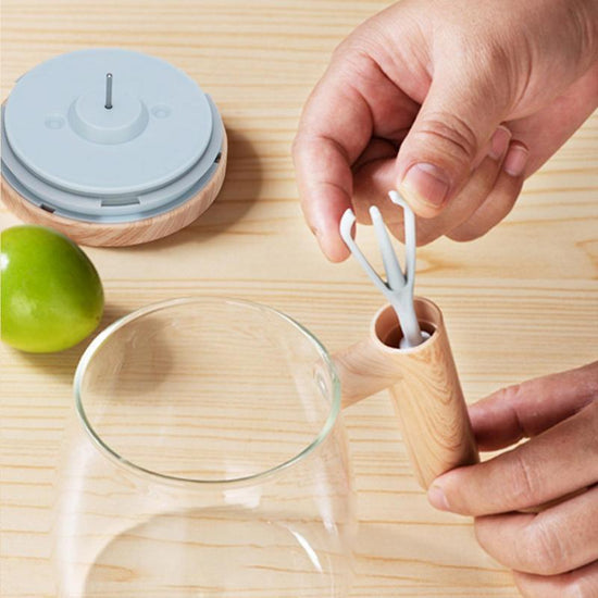 400ML Self Stirring Coffee Mug Electric Mixing Glass Coffee CupHigh Speed Fast Automatic Coffee Cup For Gyms Dining Room Kitchen Gadgets $42.51 Dana Fashion Color: Champagne Gold capacity: 400ml Dana's Kitchen Overview: 1. Perfectly Mixed Drinks: This sel