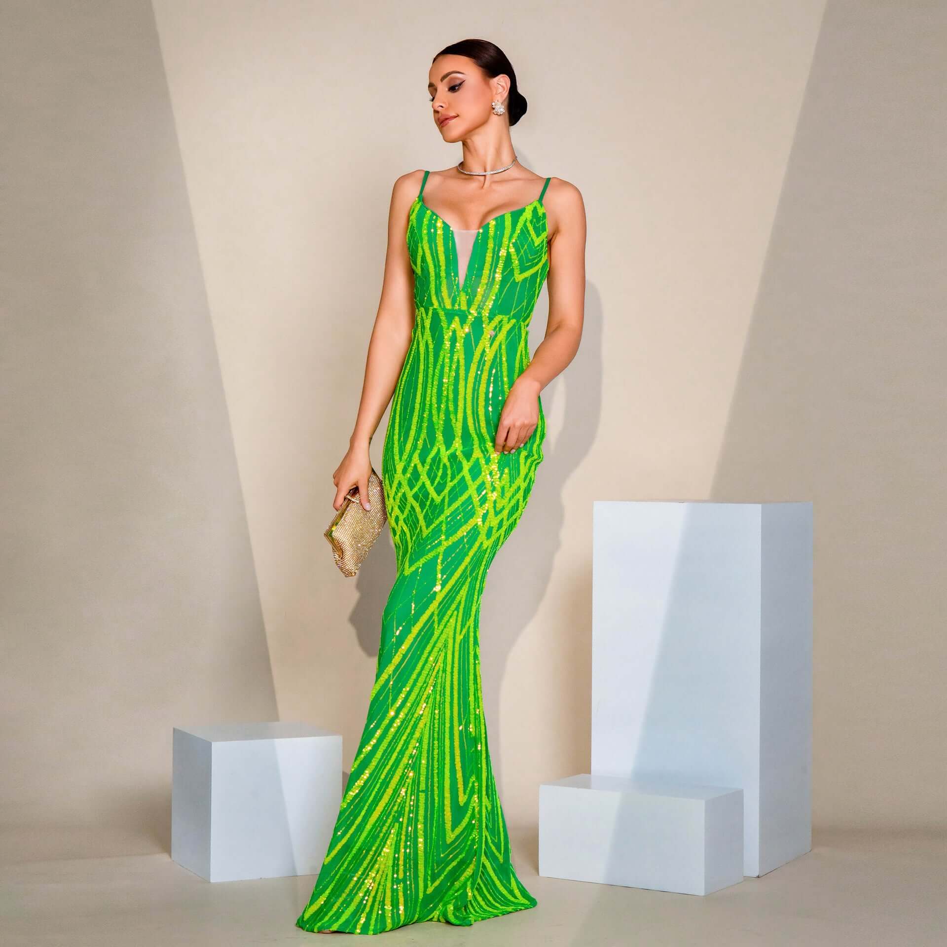 V-neck Strap Sequined Fishtail Evening Dress $120.32 Dana Fashion Color: Green Size: L Women's clothing Product information: Pattern: solid color Skirt type: hip skirt Color: green Waist type: high waist Size: S,M,L,XL Style type: Elegant Combination form