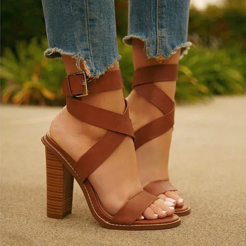 Plus-size sandals for women with chunky heels - DanaFashionstore