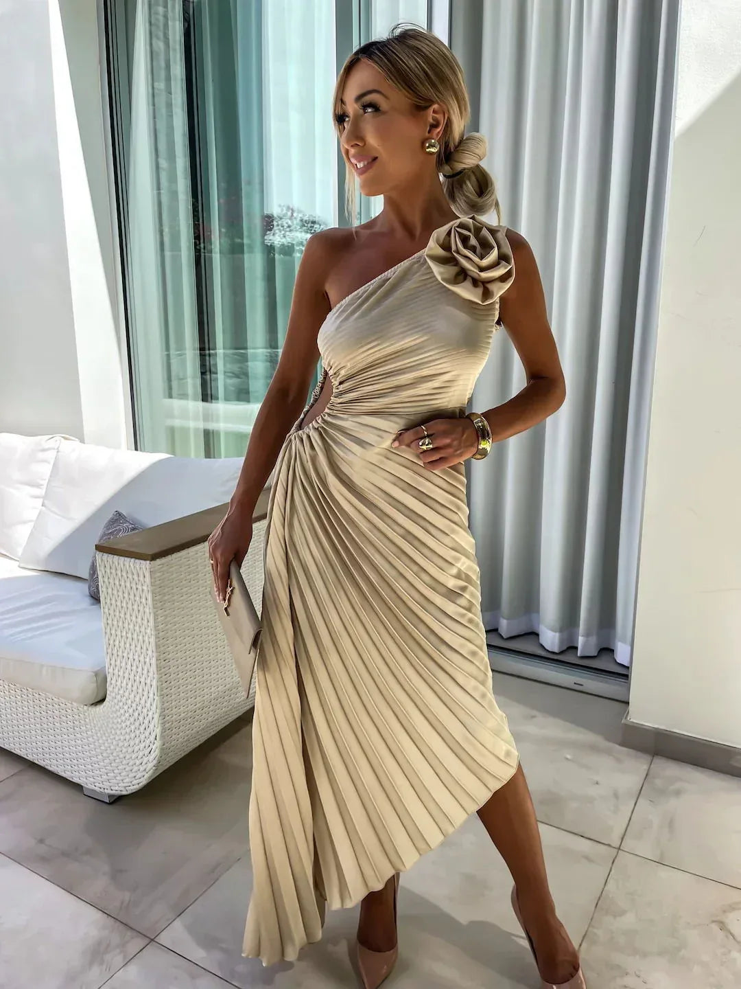 Ins Pleated One-shoulder Dress With Big Rose Flower Fashionable Sexy Evening Party Club Asymmetrical Dress - DanaFashionstore