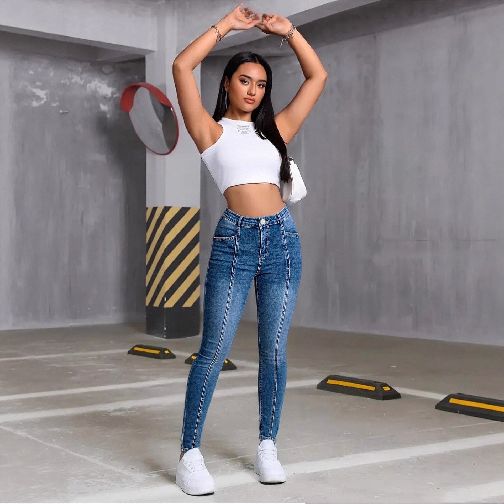 Womens Slim-Fit Patchwork Denim Jeans With Exposed Seams And Three-Dimensional Tailoring
