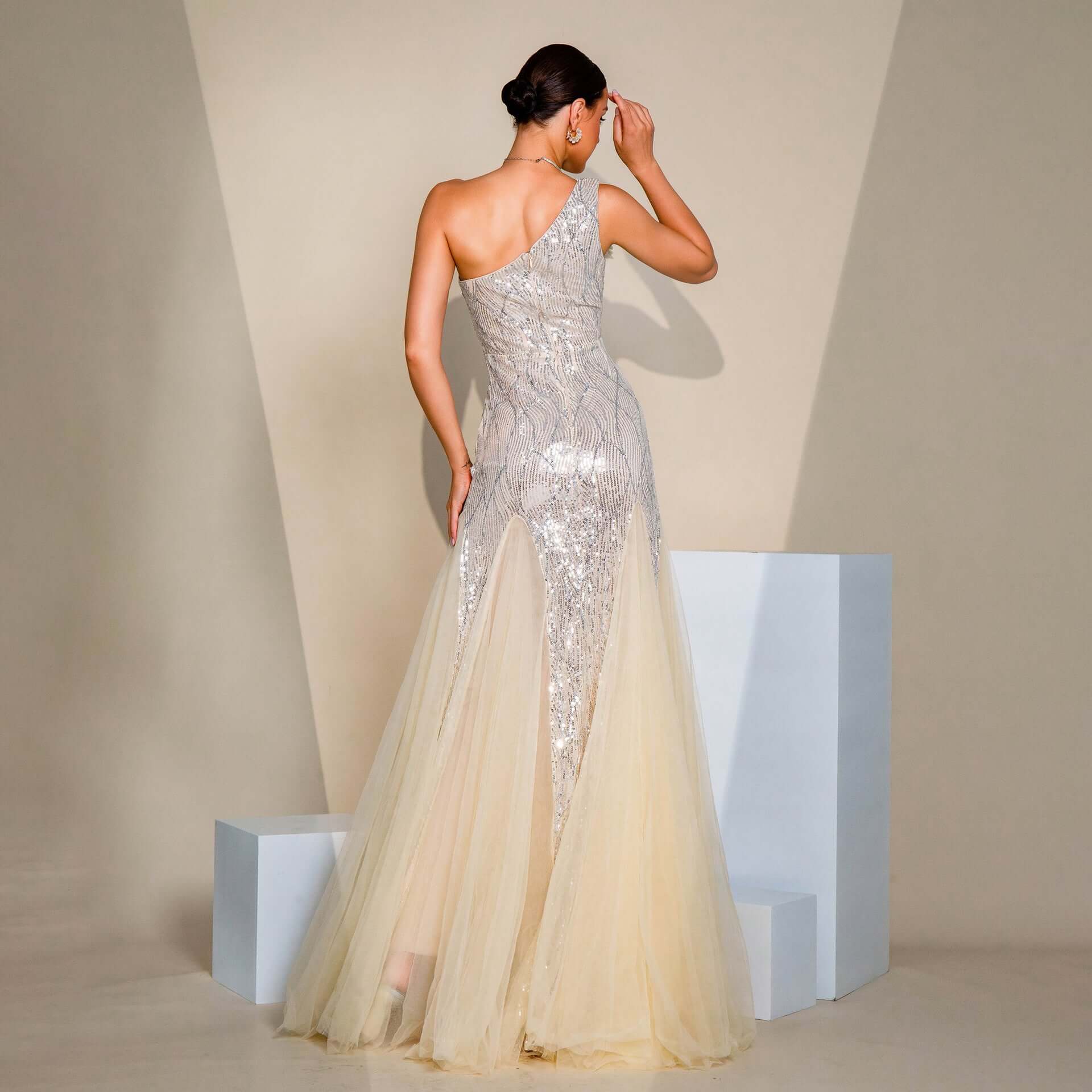 One-shoulder Diagonal Collar Slim-fit Sheath Sequined Slit Evening Dress $139.72 Dana Fashion Color: Apricot Size: L Women's clothing Product information: Pattern: solid color Skirt type: hip skirt Color: Apricot Waist type: high waist Size: S,M,L,XL Styl