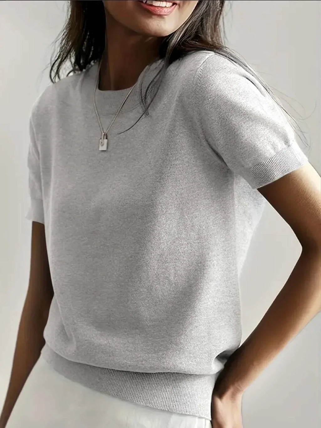 Simple Niche Round Neck Solid Color French Short Sleeve Sweater Sweater - DanaFashionstore