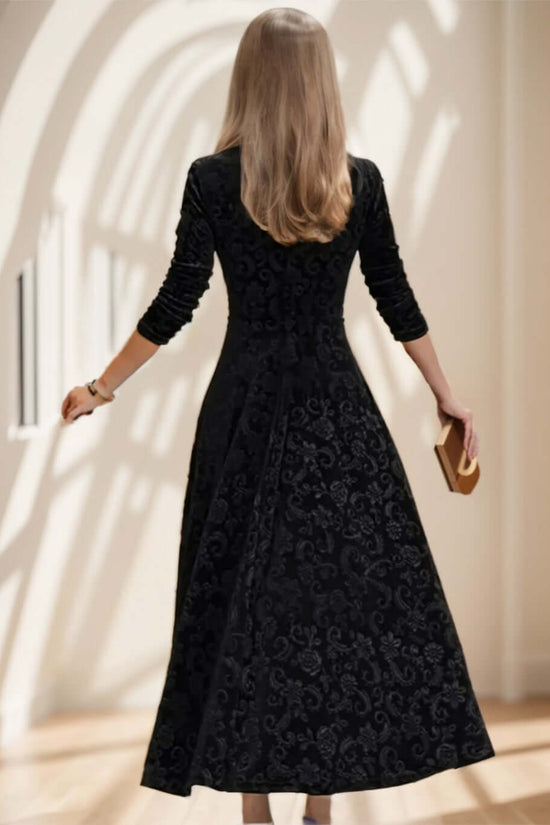 Floral Paisley Pattern Velvet Dress $39.31 Dana Fashion Color: Black Size: 2XL Women's clothing Product information: Sleeve Length: Sleeve Fit Type: Slim Fit Length: Mini Material: Woven Fabric Composition: 100% Polyester Packing list: Dress*1 Size inform