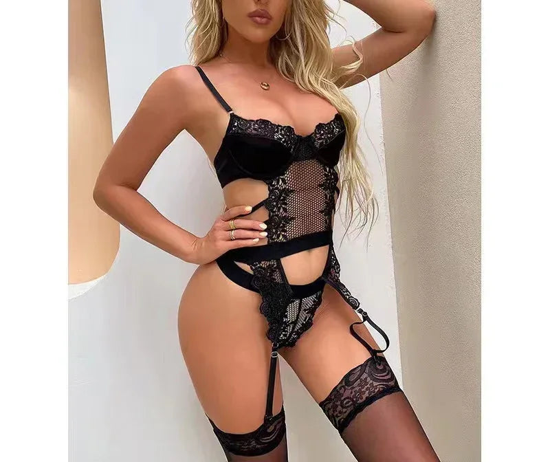 European And American Three-point Hollow Embroidery Underwear - DanaFashionstore