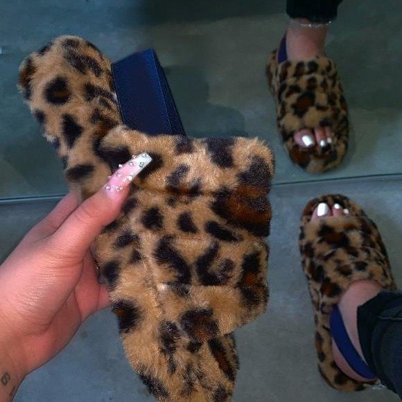 Open-toe slippers with thick bottom muffins