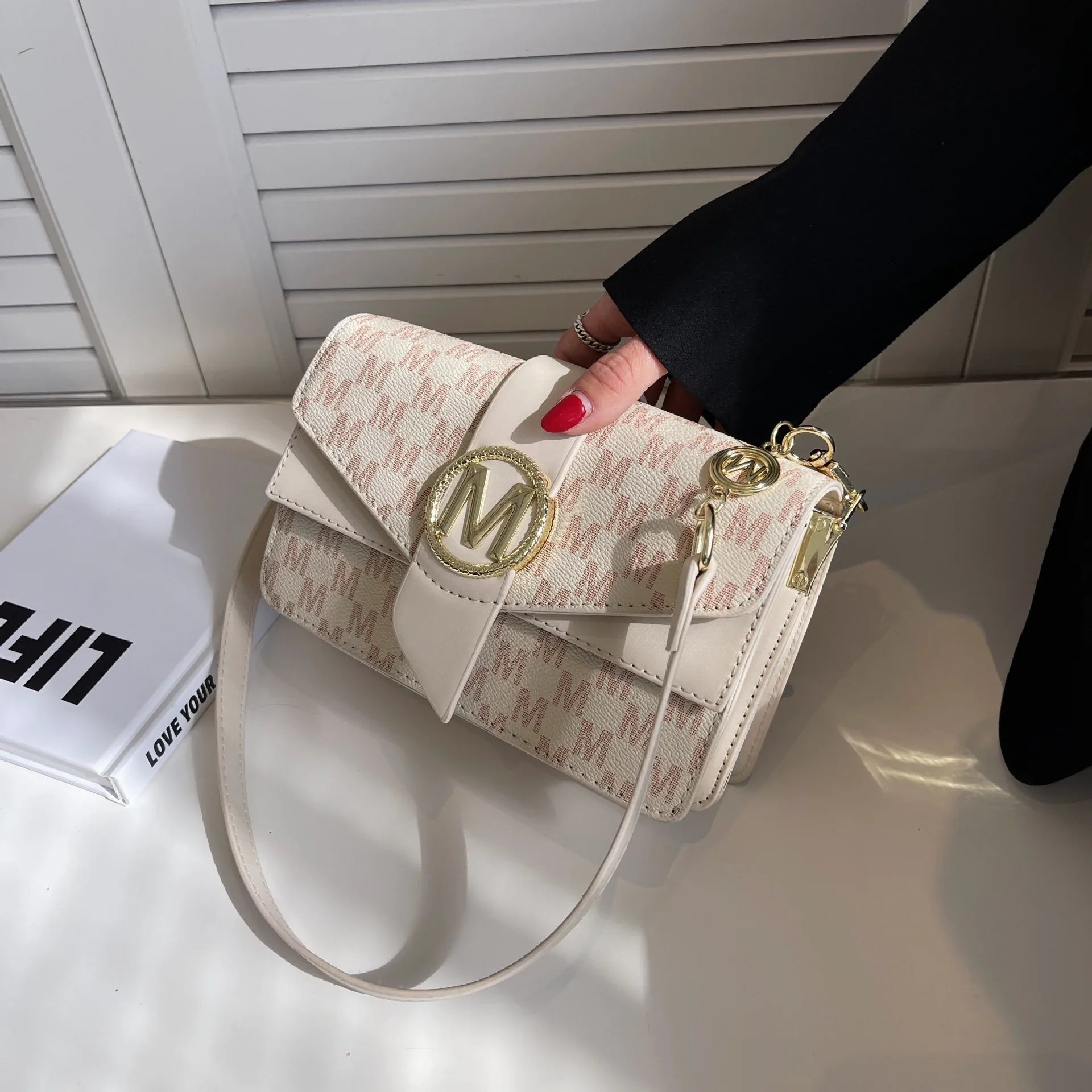 Niche Personality Printed Letter Shoulder Messenger Bag - DanaFashionstore