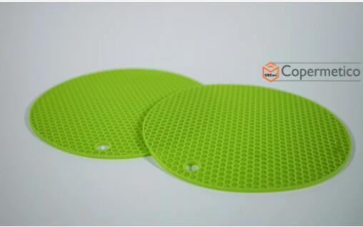 6-piece stretch siliconecover $7.87 Dana Fashion Color: 2PC Size: 3mm Dana's Kitchen Cookware Parts Type:Lids Material:food grade Silicone Temperature : -40F to +446F (-40c to +230c) Material :BPA free 100% Food Grade Silicone Advantage:Heat resistance fl