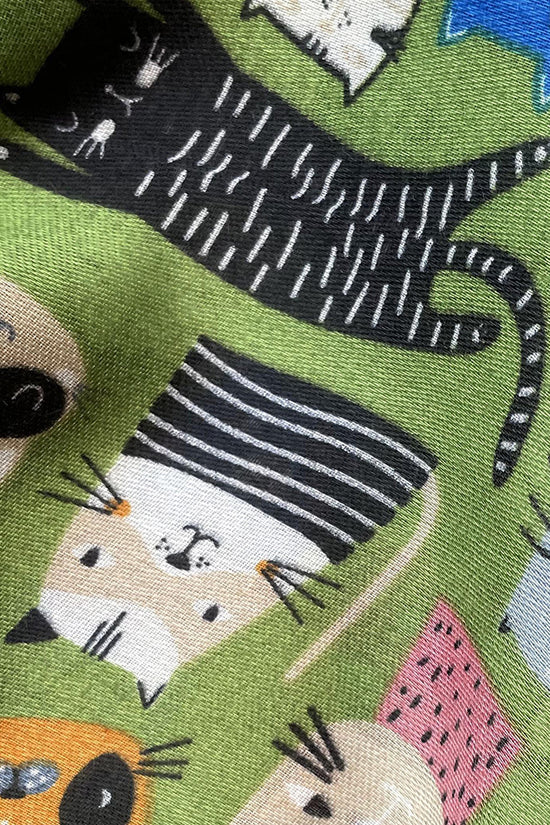 Cute Female Cat Picture Cotton And Linen Scarf