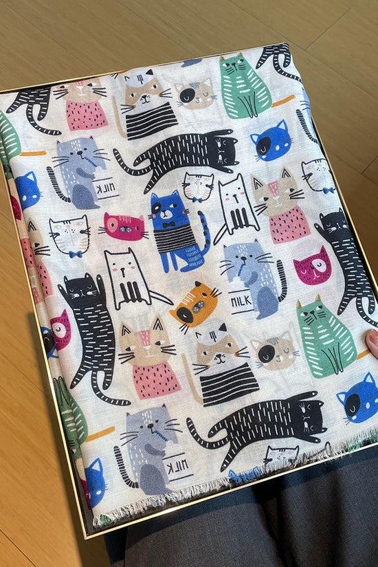Cute Female Cat Picture Cotton And Linen Scarf