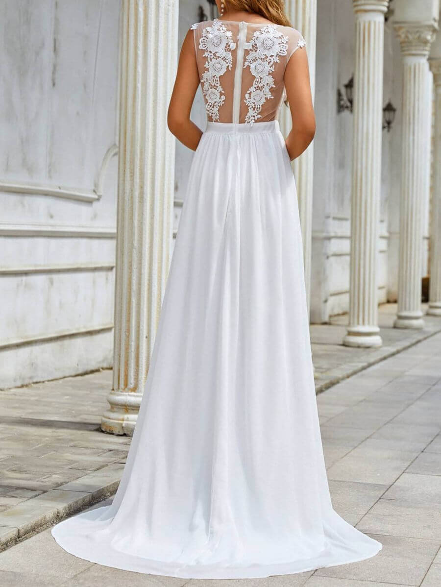 Chiffon Lace Trailing Wedding Large Swing Dress $52.47 Dana Fashion Color: White size: 2XL Women's clothing Product information: Fabric name: chiffon Applicable scenario: Wedding Color: White Sleeve type: sleeveless Main fabric composition: Polyester (pol