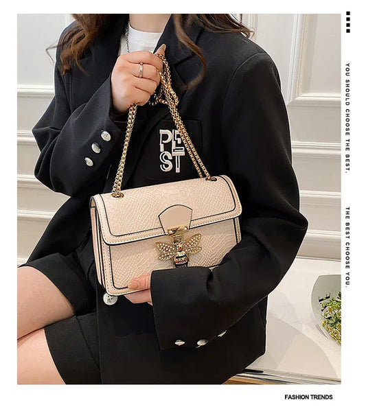 Fashionable Stylish Chain Shoulder Trendy Retro Messenger Bag - DanaFashionstore