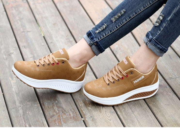 Thick bottom shake shoes women's leather casual shoes non-slip walking shoes travel shoes Korean version of the increase single shoes large size