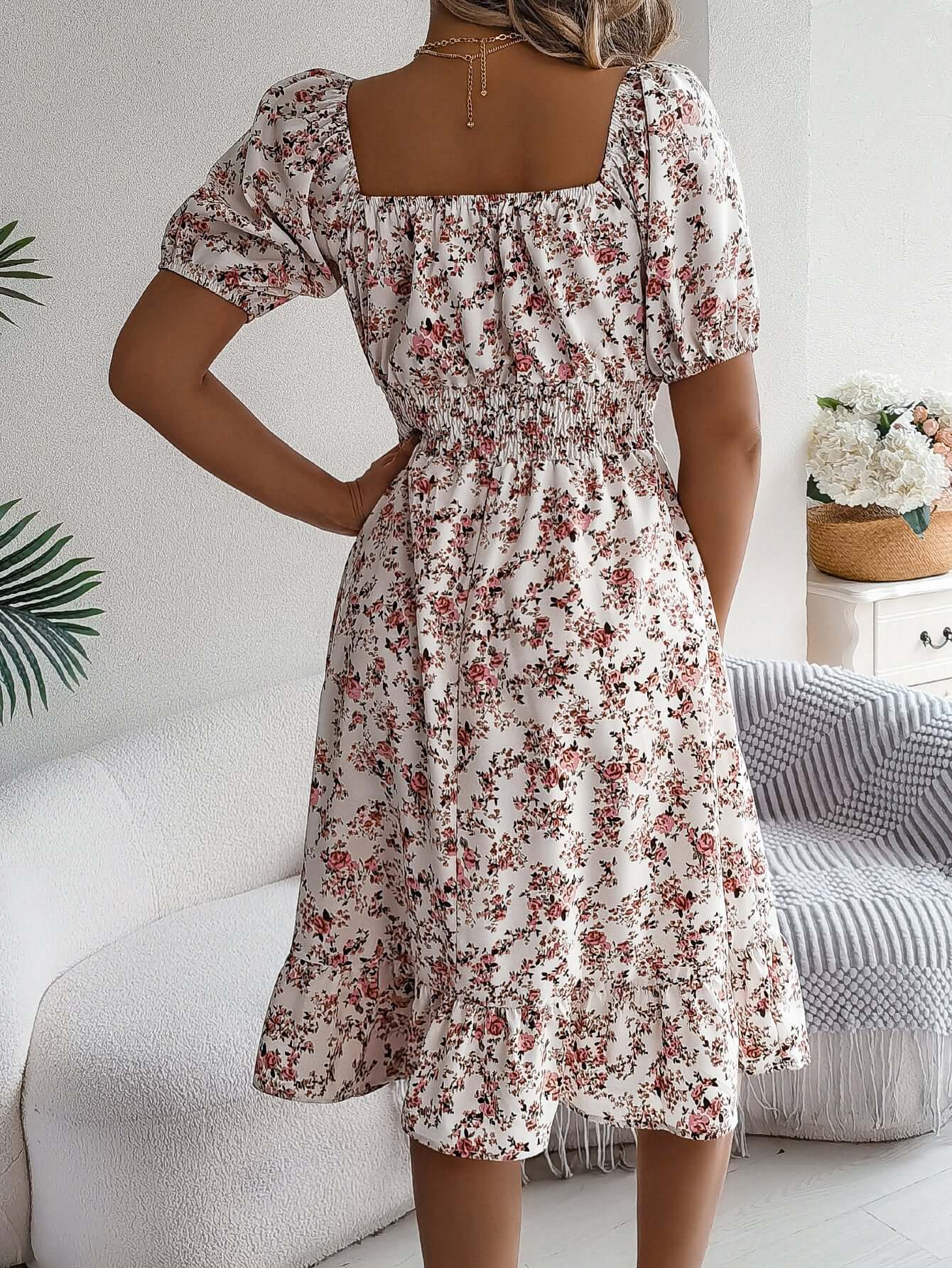 Floral Print Square Collar Dress Summer Fashion Ruffles Dresses Women's Clothing $49.99 Dana Fashion Color: Black Size: L Women's clothing Overview: Unique design, stylish and beautiful. Good material, comfortable wear. A variety of colors, any choice. Pr