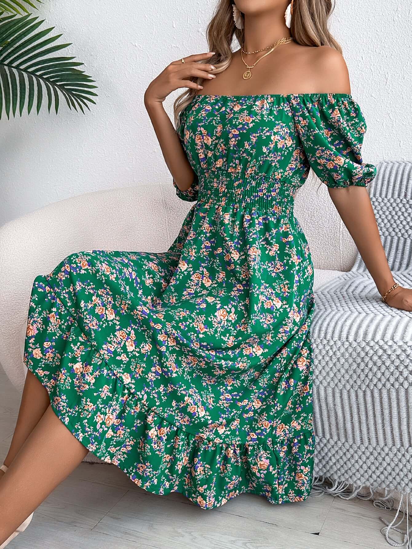 Floral Print Square Collar Dress Summer Fashion Ruffles Dresses Women's Clothing $49.99 Dana Fashion Color: Green Size: L Women's clothing Overview: Unique design, stylish and beautiful. Good material, comfortable wear. A variety of colors, any choice. Pr