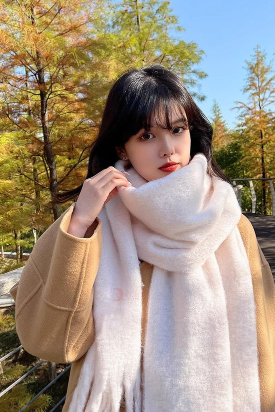 Macaron Solid Color Thick Braid Tassel Shawl