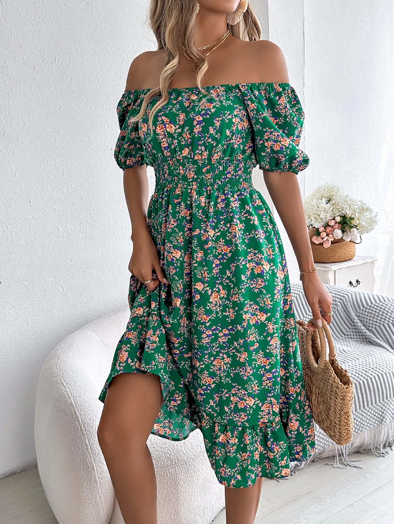 Floral Print Square Collar Dress Summer Fashion Ruffles Dresses Women's Clothing $49.99 Dana Fashion Color: Black Size: L Women's clothing Overview: Unique design, stylish and beautiful. Good material, comfortable wear. A variety of colors, any choice. Pr